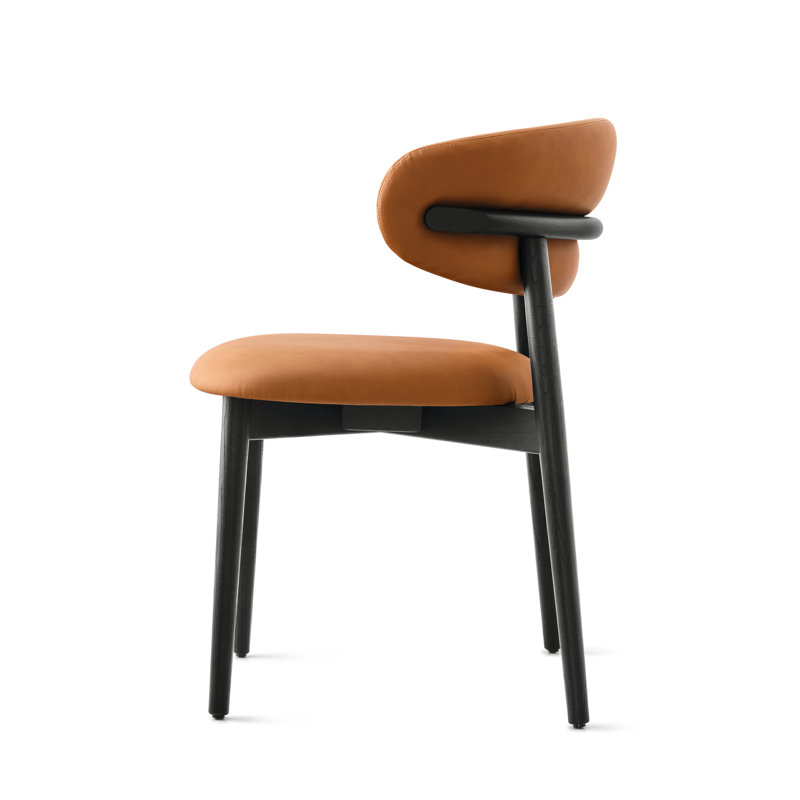 Chaise rembourrée Oleandro avec base en métal, Noir mat, Cognac