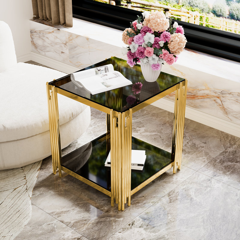 Table de bout moderne à miroir noir avec cadre asymétrique en métal doré - table d'appoint carrée de 19,9 po avec tablette inférieure