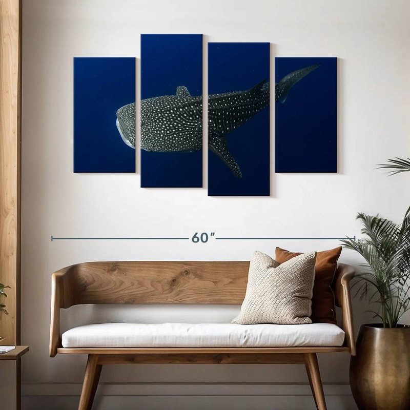 Whale Shark In Deep Blue Water, H 32 po x l 52 po