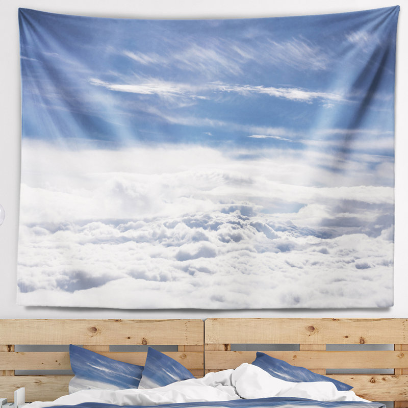 Tapisserie paysage vol au-dessus de nuages lumineux, H 78 po x l 92 po