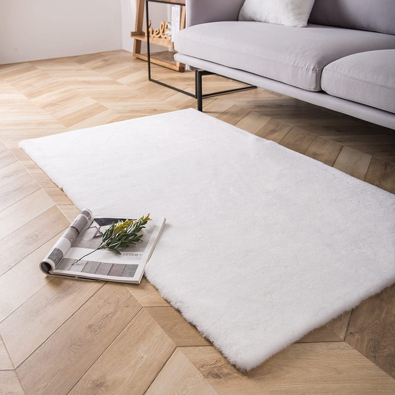 Tapis blanc en polypropylène tissé à la machine Dareld, Tapis de couloir 2 pi x 6 pi 2 po