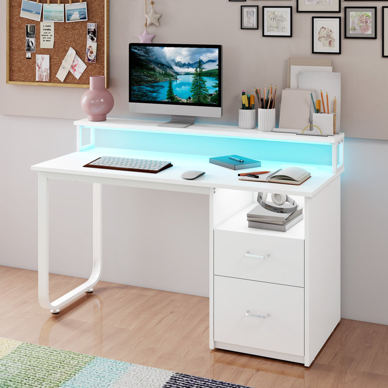  Bureau d'ordinateur 47 po avec lumières DEL et prises de courant, bureau à domicile avec support pour moniteur et tiroirs de rangement