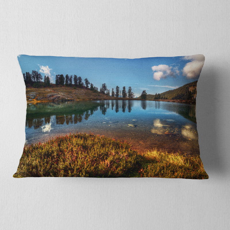 Coussin Calm Mountain Lake et Clear Sky