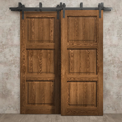 Portes coulissantes de style grange pour placard, 84 x 80 pouces, Ego 5010, chêne cognac, rails modernes de 8 pieds, ensemble de quincaillerie en bois massif pour portes de placard de chambre à coucher