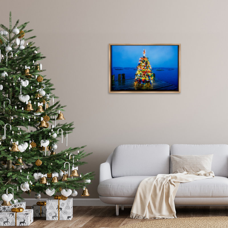 «Lit Bouys Christmas Tree» par Rick Berk, Cadre flottant orme Montalcino, H 21 po x l 31 po