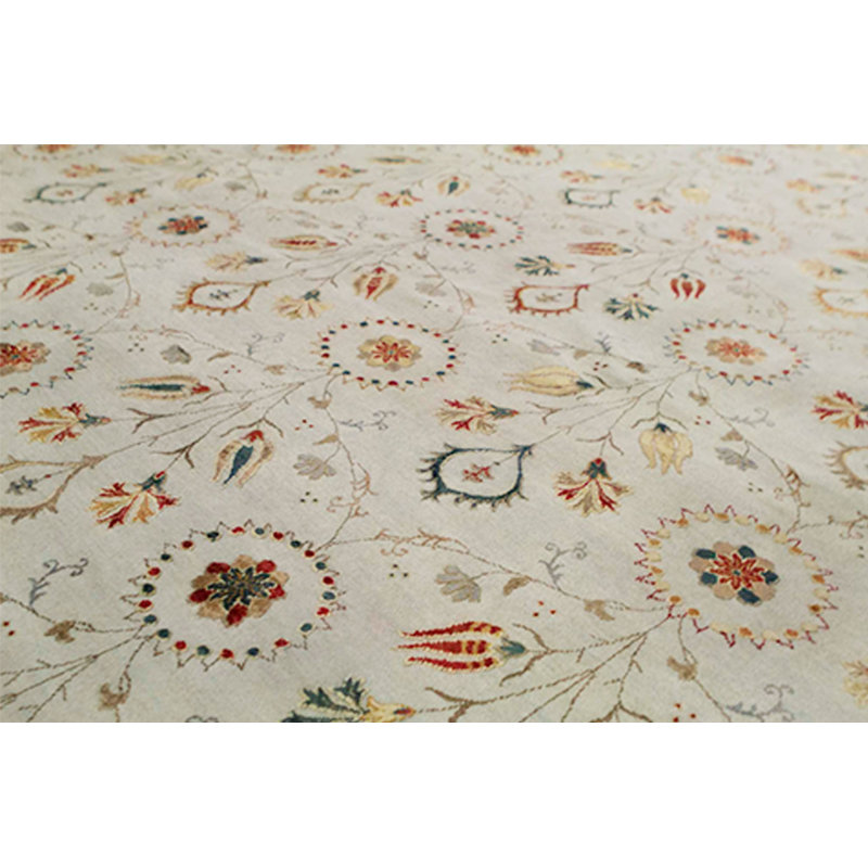Floral Area Rug in Light Green/Brown