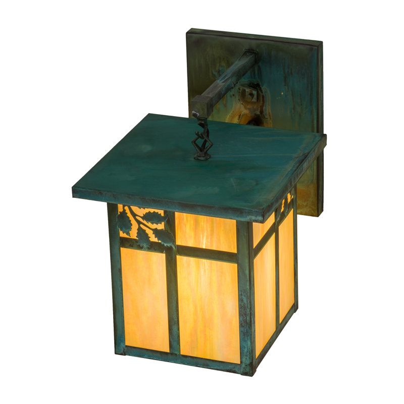 Hyde Park Sprig 1 - Light Outdoor Wall Lantern