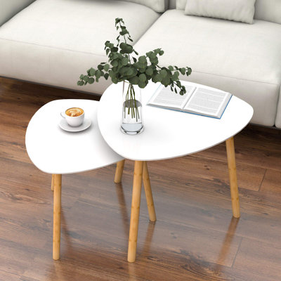 Table gigogne en bois massif à 3 pieds