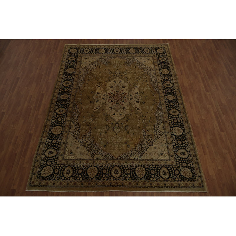 Élégant tapis Ziegler 9 x 12 avec des tons neutres complexes