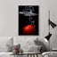 Pomme rouge vif dans l'eau sur toile-348189390-348189391