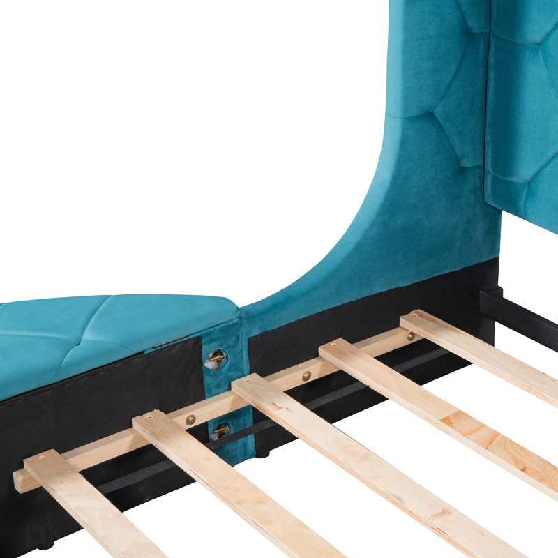 Élégant lit plateforme tapissier en velours avec tête de lit à oreilles, grand tiroir et tabourets de rangement latéraux pour les chambres à coucher modernes