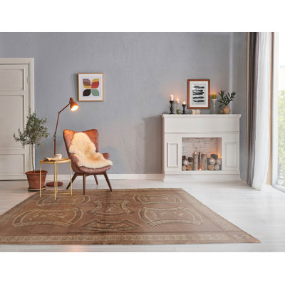 Soneson Silk and Wool Oriental Indoor / Outdoor Rug