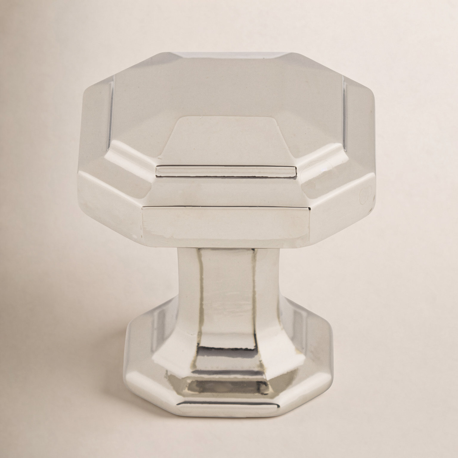 Emerald Round Cabinet Knob, Polished Nickel