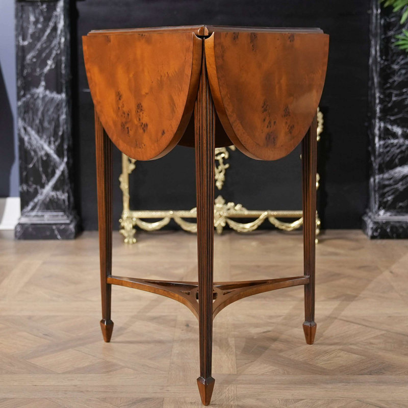 Table en mouchoirs de loupe