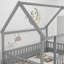 Lit en bois gris avec toit de maison et clôture stable stable