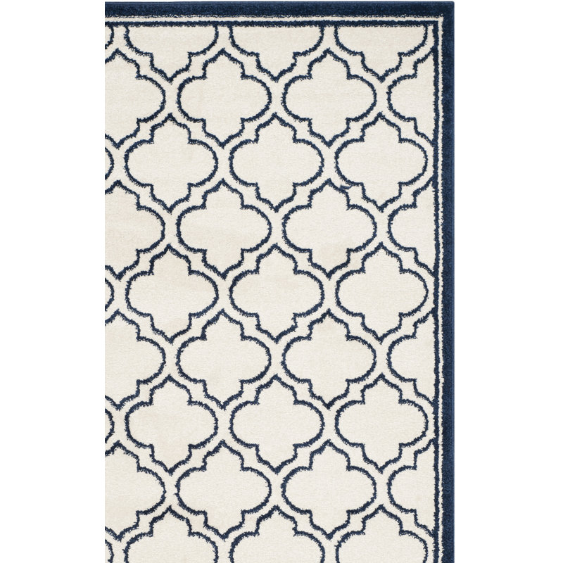 Ammundsen Geometric Area Rug in Ivory/Navy, Rectangle 2'6" x 4'