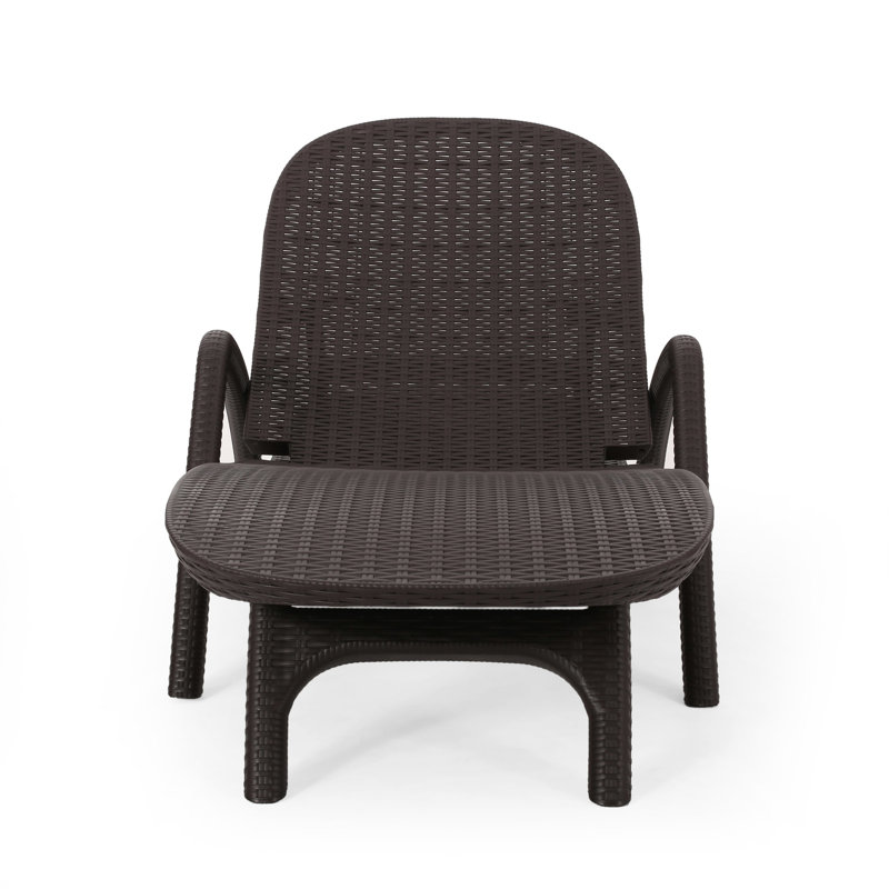 Chaise longue en brun foncé - Matériau en polypropylène, texture 3D - Look, intempéries - pour patio et cour arrière, détails fabriqués à la main, construction en résine à assembler requise, patio, nécessaire