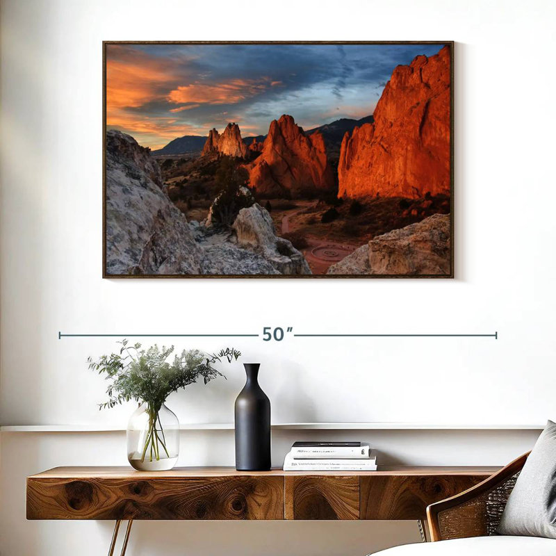 Jardin des dieux au Colorado, Cadre flottant noyer, 40 po x 27 po