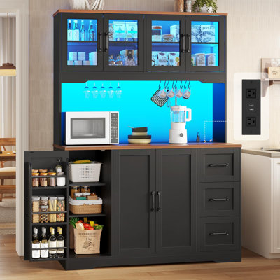 Armoire de 47,3 po de largeur avec lumières DEL et station de charge, armoire de rangement pour garde-manger avec 2 porte-verres à pied, 8 crochets, comptoir avec 3 tiroirs, armoires de cuisine avec portes en verre