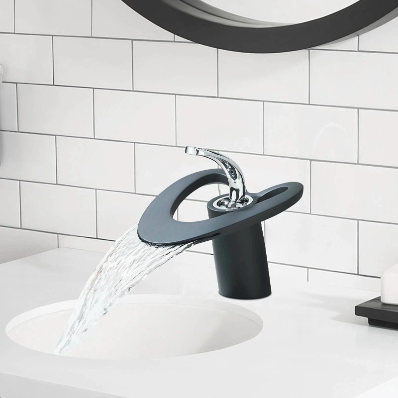 Robinet de lavabo de salle de bain noir et chrome