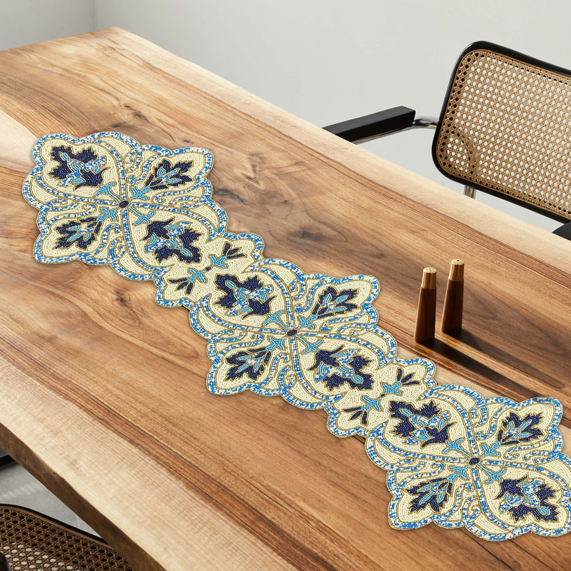 Chemin de table brodé bleu blanc perlé avec broderie de perles de verre pour Noël et décoration intérieure