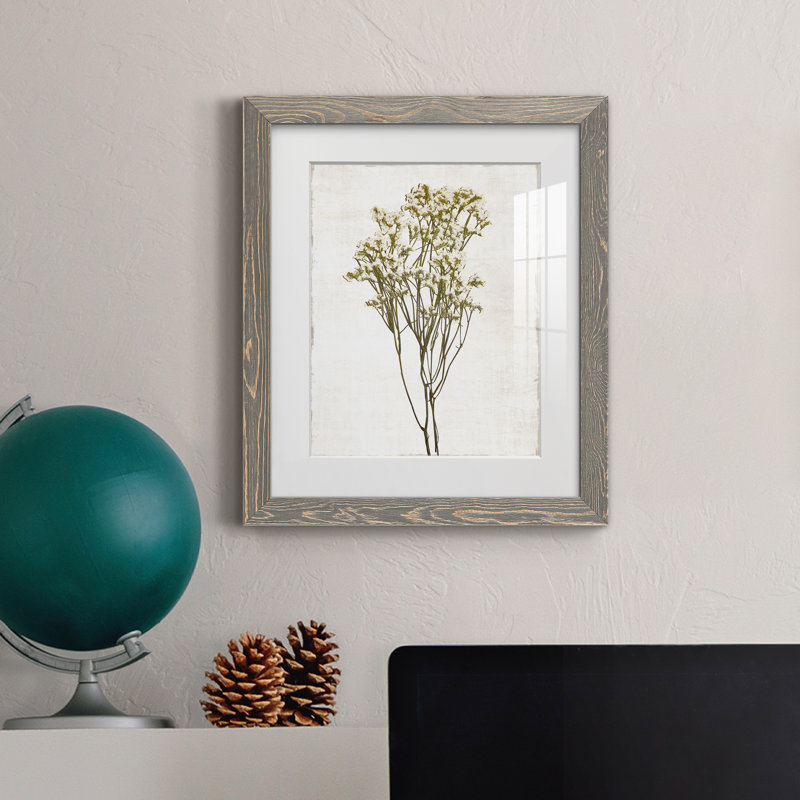 Farmhouse Pressed Flower II - peinture encadrée, H 20 po x l 17 po x P 1,5 po, Encadré gris