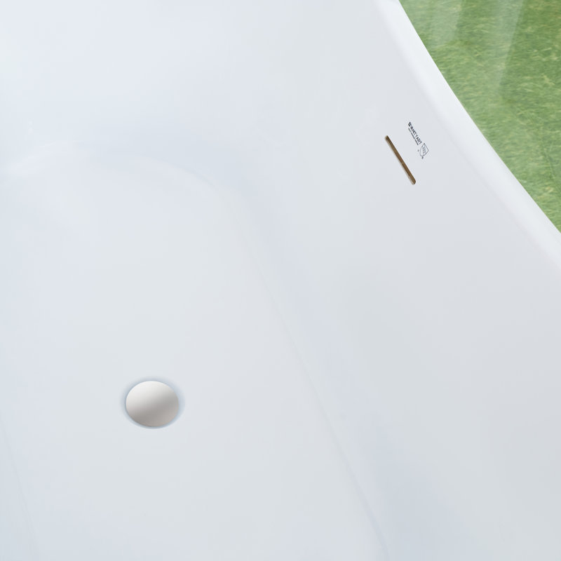 67" x 31" Freestanding Soaking Bathtub, White/Integrated