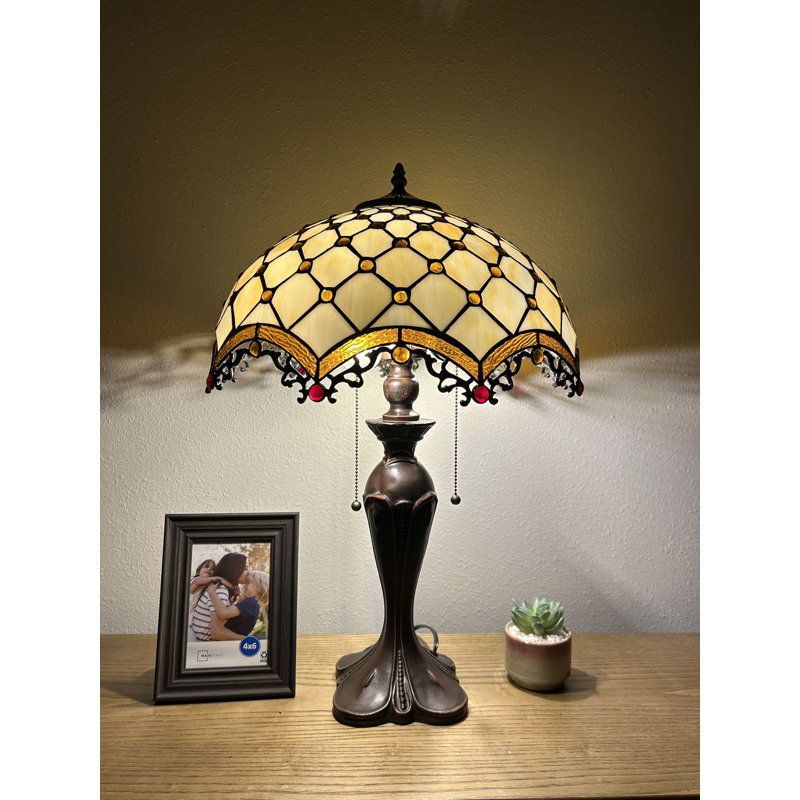 Beige Stained Glass Table Lamp with Pull Chain Switch
