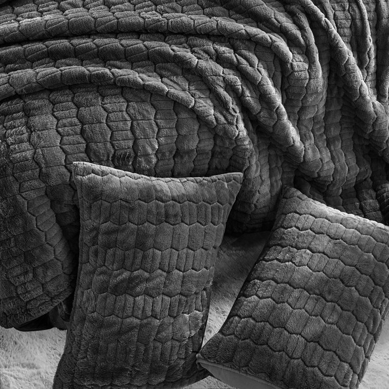 Faux Fur Geometric Quilt Set, Full/Queen Quilt + 2 Standard Shams, Gray