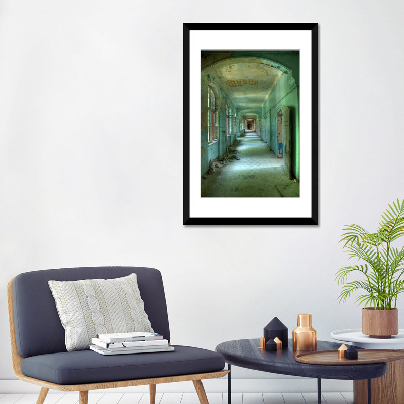 « beelitz », reproduction de photo sur toile, H 32 po x l 24 po x P 1 po, Papier d'art encadré noir, Blanc