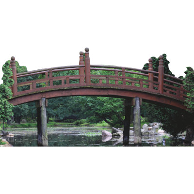Pont suspendu en bois courbé au-dessus de l'eau SP13312