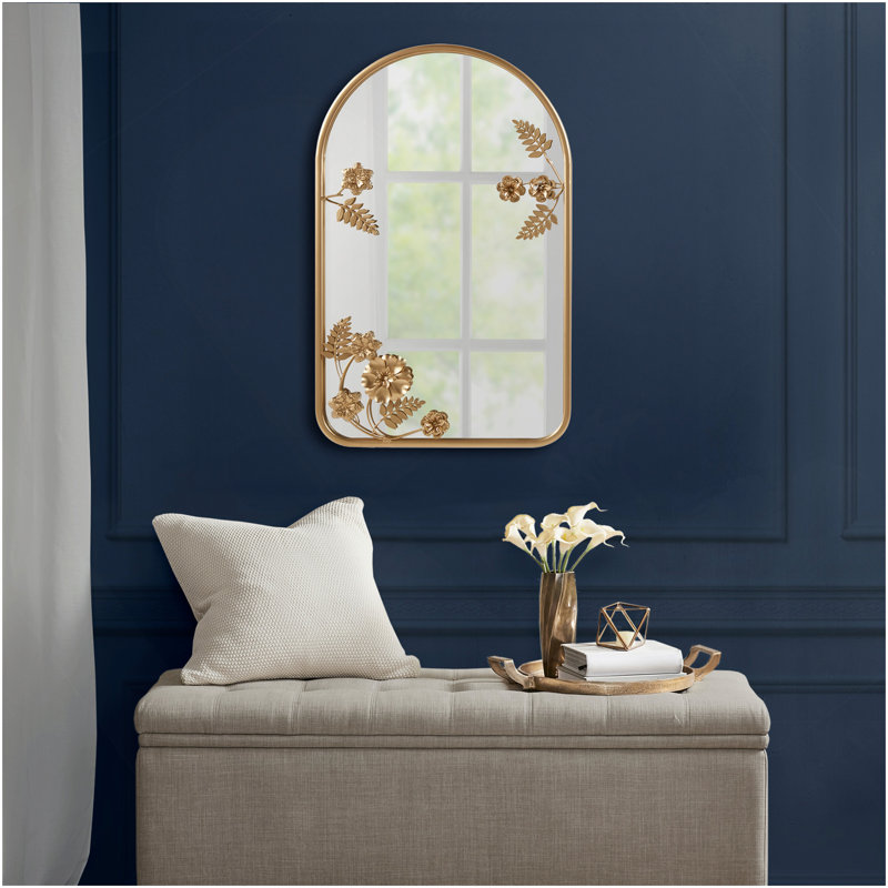 Miroir mural arqué en métal doré H 25,75 po
