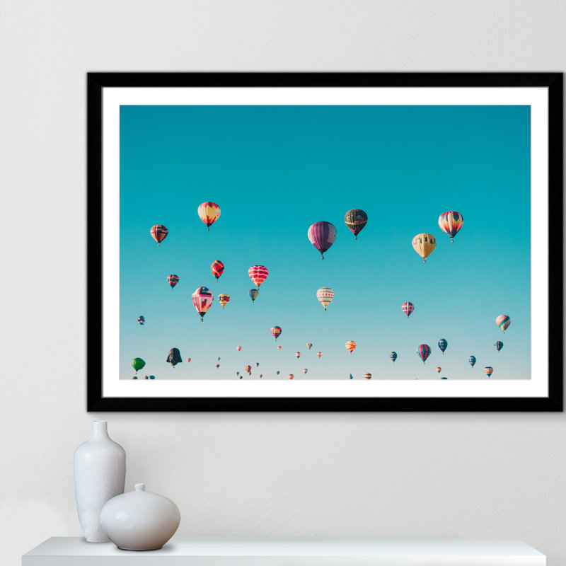 Estampe « Sky Symphony » d'Ian Dooley, Blanc, Cadre cubique noir, H 35 po x l 49 po x P 1,25 po