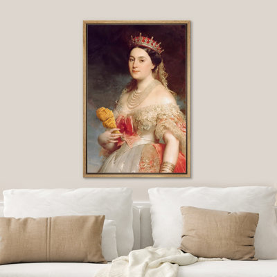 " Queen With Crown And Dress "