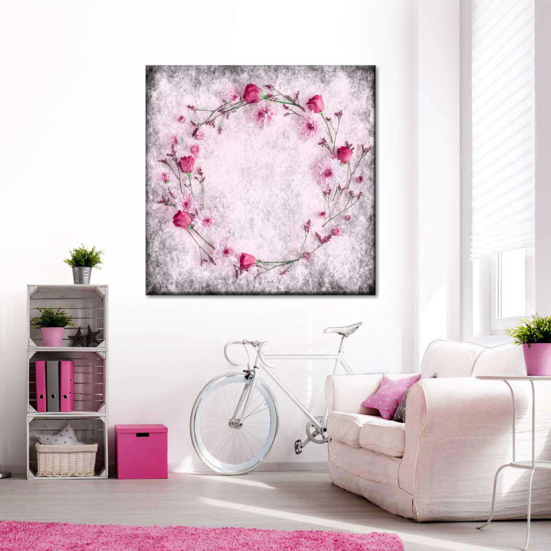 Couronne de fleurs roses sur toile, H 16 po x l 16 po x P 1,25 po
