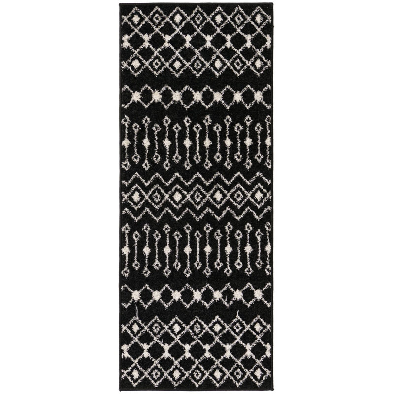 Geometric Indoor Rug, Runner 2' x 5'