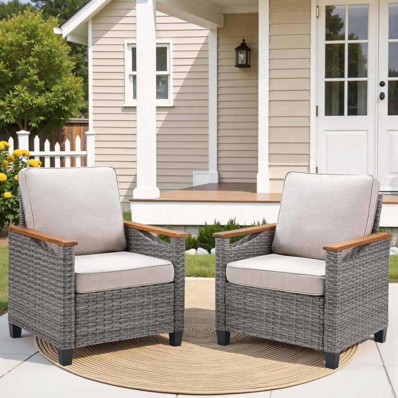 Ensemble de 2 chaises longues en osier gris avec accoudoirs ergonomiques et 4 coussins, Beige