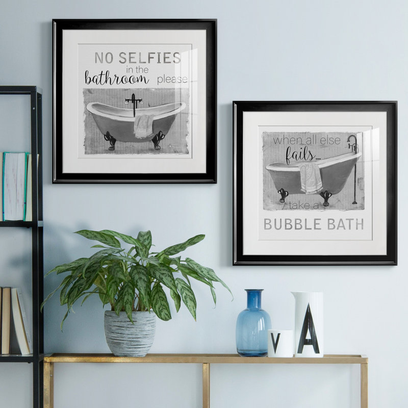 Neutral Selfies Bath - ensemble de 2 reproductions d'impressions, Papier encadré noir, Blanc, H 17,5 po x l 35 po x P 1,5 po