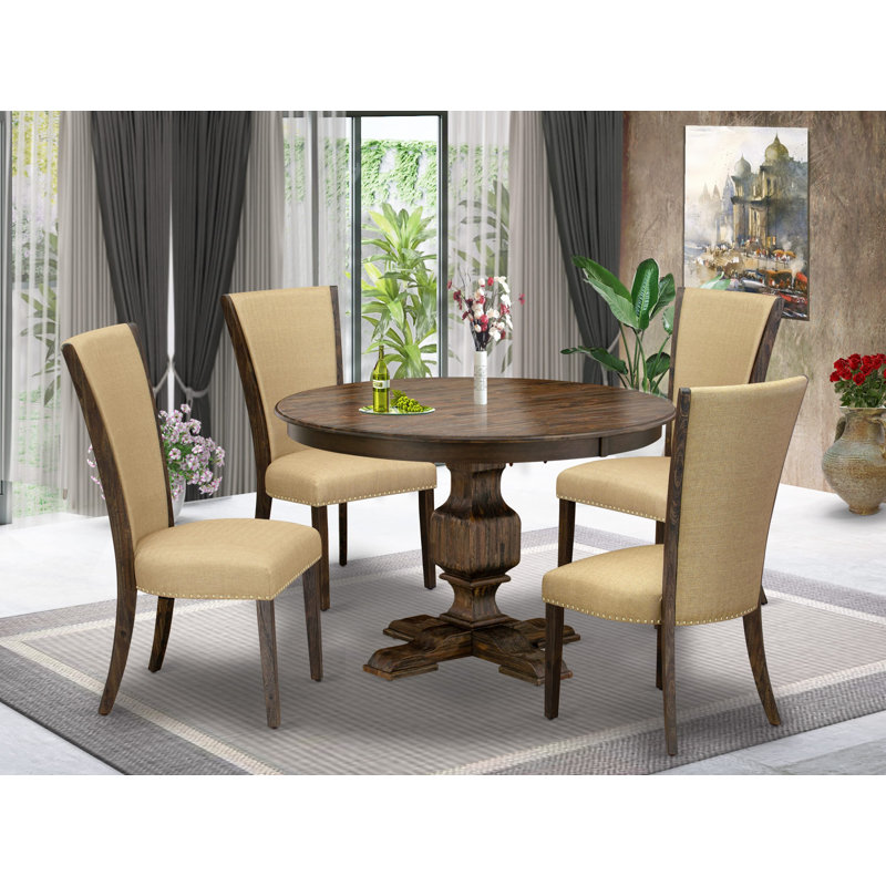 L'ensemble de 5 pièces pour coin-repas pour 4 personnes comprend une table de salle à manger ronde avec piédestal et 4 chaises Parson rembourrées en tissu brun, jacobin vieilli