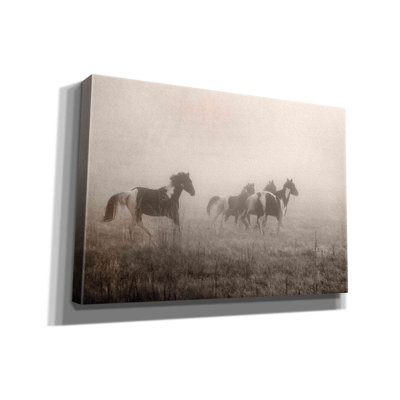 Art mural sur toile Foundry Select «Painted Horses On The Run» par Debra Van Swearingen