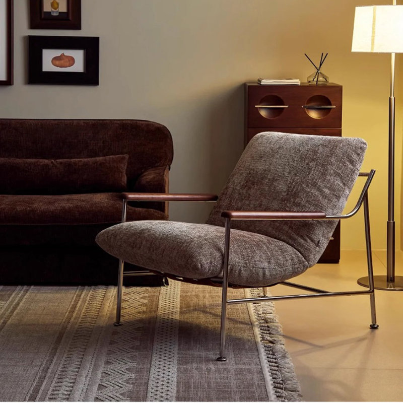 Chaise confortable avec structure en acier, Chenille couleur café clair