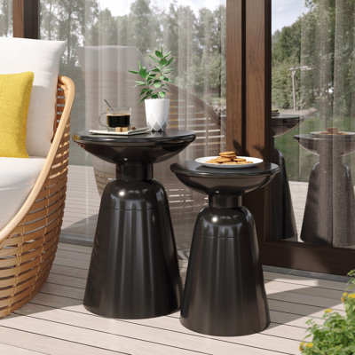 Tables d'appoint d'extérieur en fer avec design évasé, ensemble de 2