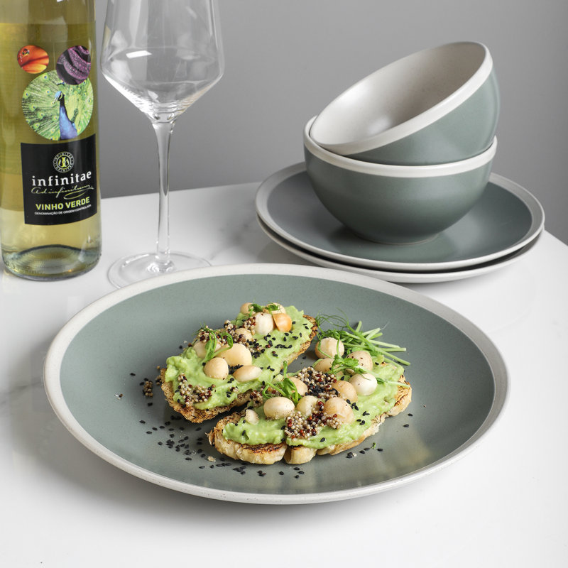 Serenity Green Ceramic 32-Piece Dinnerware Set, Service for 8