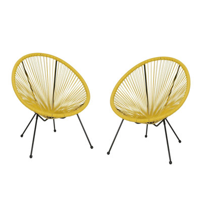 Chaise d'extérieur jaune avec structure en acier et faux, tissage pour une détente douillette, pieds arrondis à silhouette ronde de style moderne, largeur de 25,5 pouces avec sièges détendus, silhouette aux lignes épurées, profondeur de 31,5 po