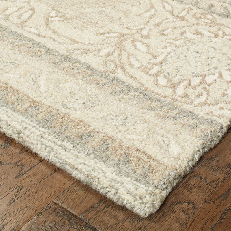 Tapis floral cendré / sable en laine touffeté à la main Baddesley, Rectangle de 5 pi x 8 pi