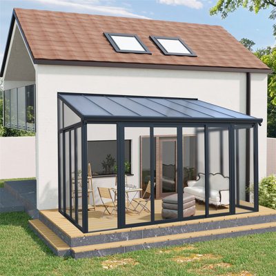 Housse de patio fermée avec 3 portes coulissantes verrouillables, solarium toutes saisons avec structure en alliage d'aluminium, toit en polycarbonate et système de panneau de panneau de PC transparent transparent pour terrasse de jardin