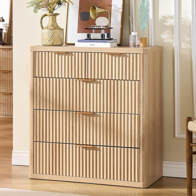 Commode à 5 tiroirs rainurée, meuble-lavabo de ferme de 34 po de hauteur avec poignées en métal, armoire de rangement en bois pour la chambre à coucher, le salon, le couloir