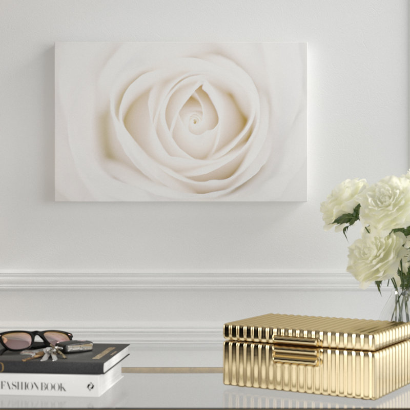 « white rose », reproduction de photo sur toile tendue, H 12 po x l 19 po x P 2 po