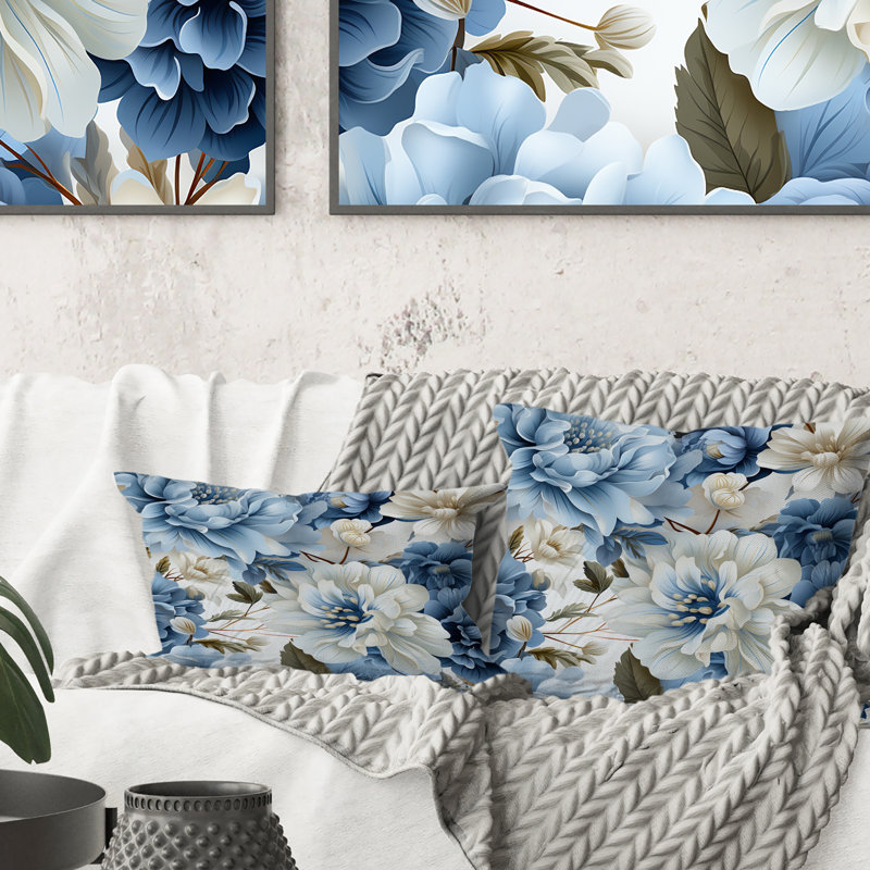 Motif floral victorien bleu et blanc II - coussin à imprimé floral