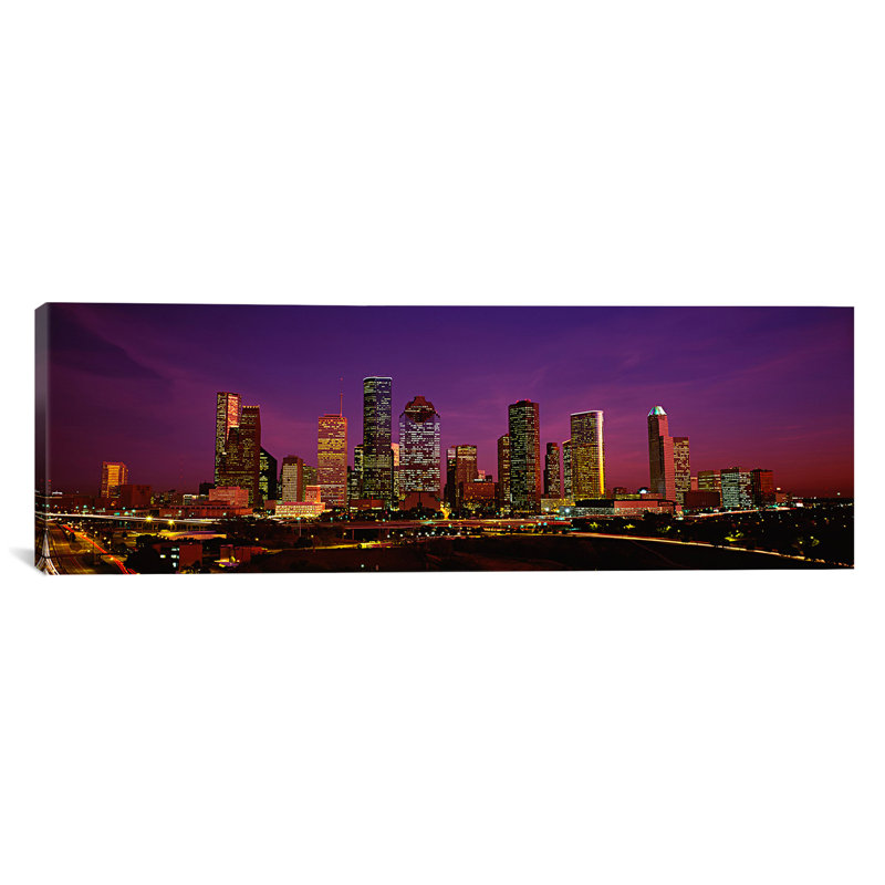 Bâtiments allumés la nuit, houston, texas, états-unis-impression sur toile tendue, H 24 po x l 72 po x P 1,5 po